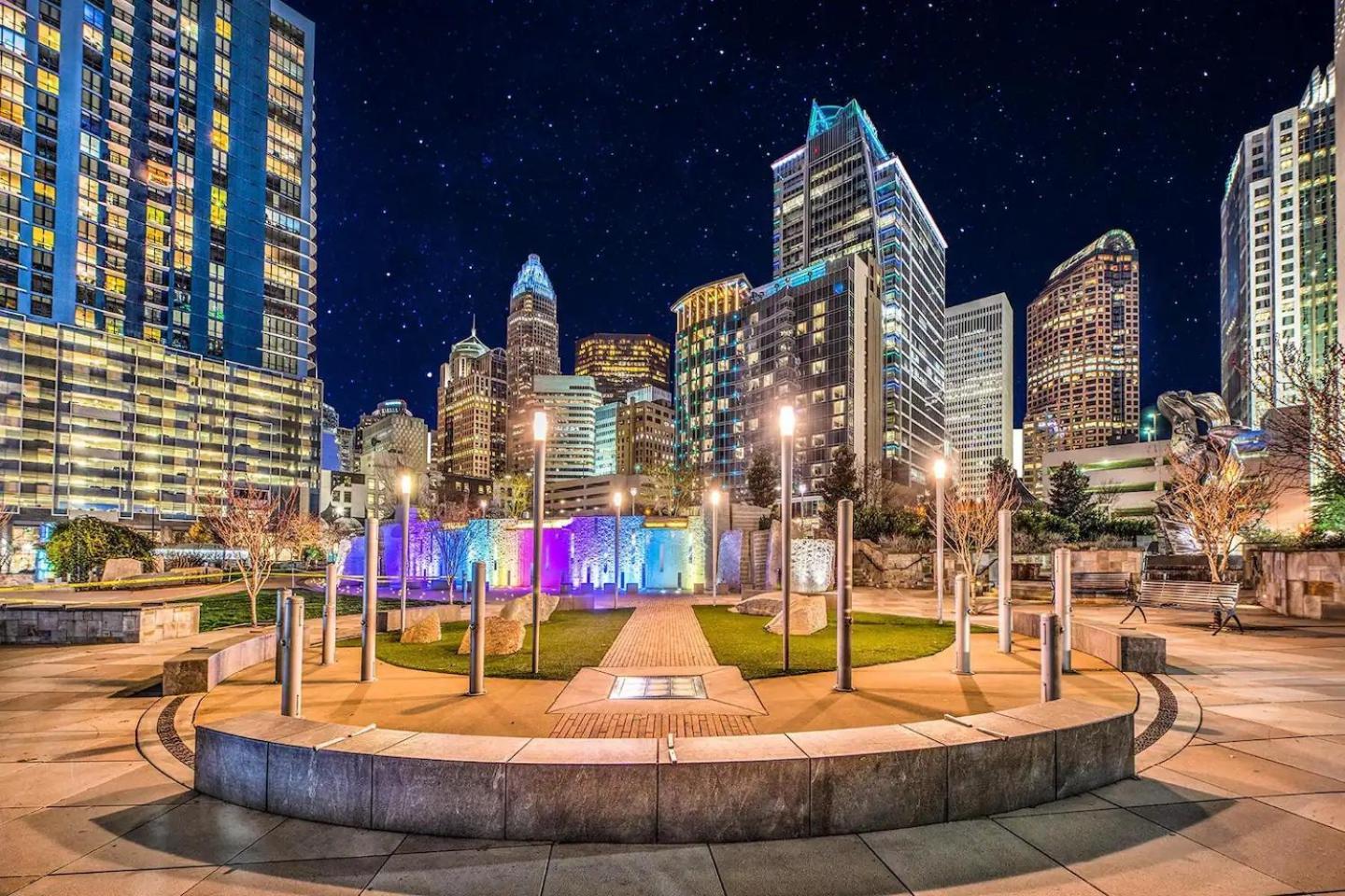 Spacious 2 Bedroom 2 Bathroom Apartment With Balcony In Uptown Charlotte! City Views & Free Parking! Eksteriør billede