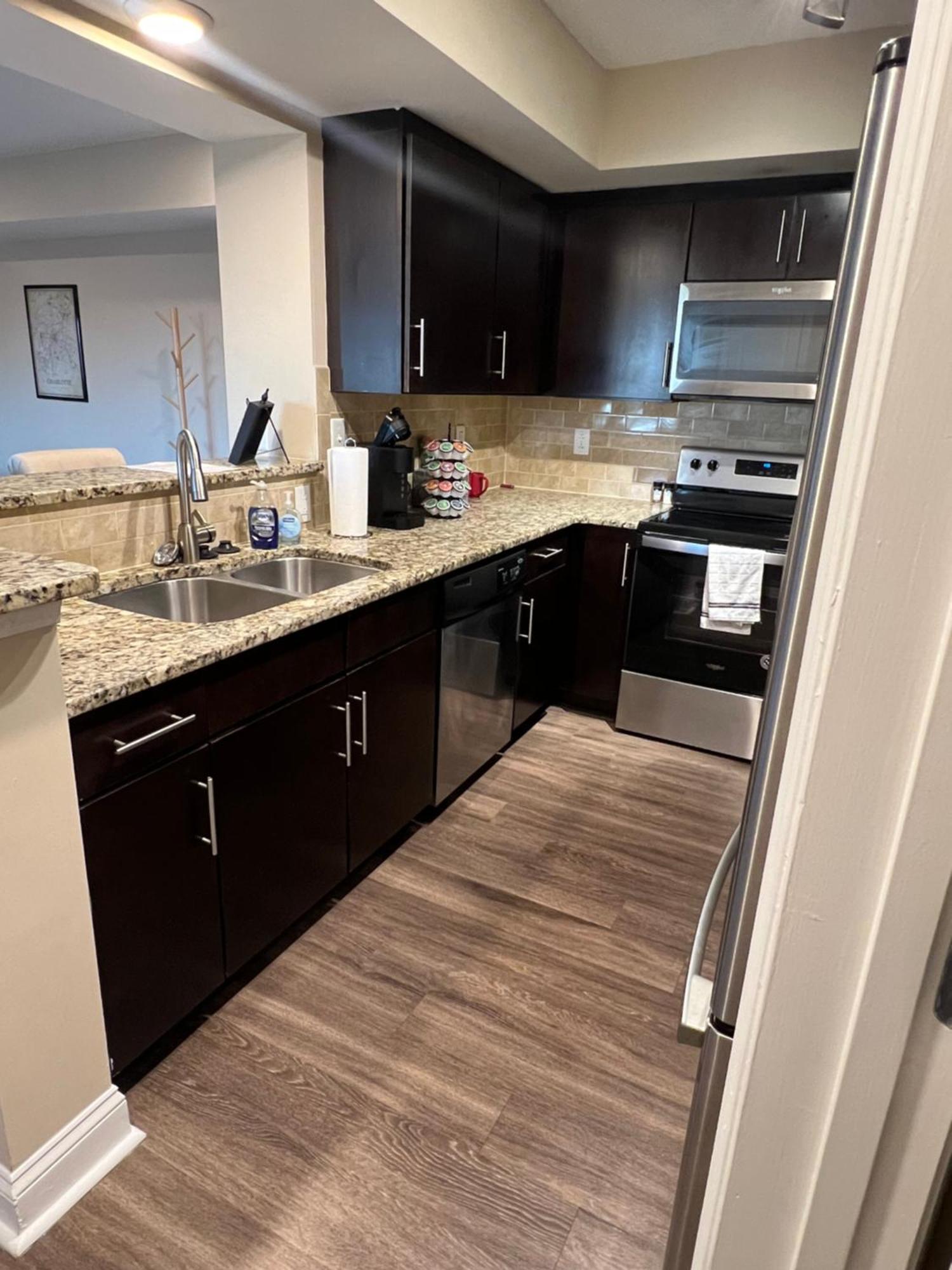 Spacious 2 Bedroom 2 Bathroom Apartment With Balcony In Uptown Charlotte! City Views & Free Parking! Eksteriør billede