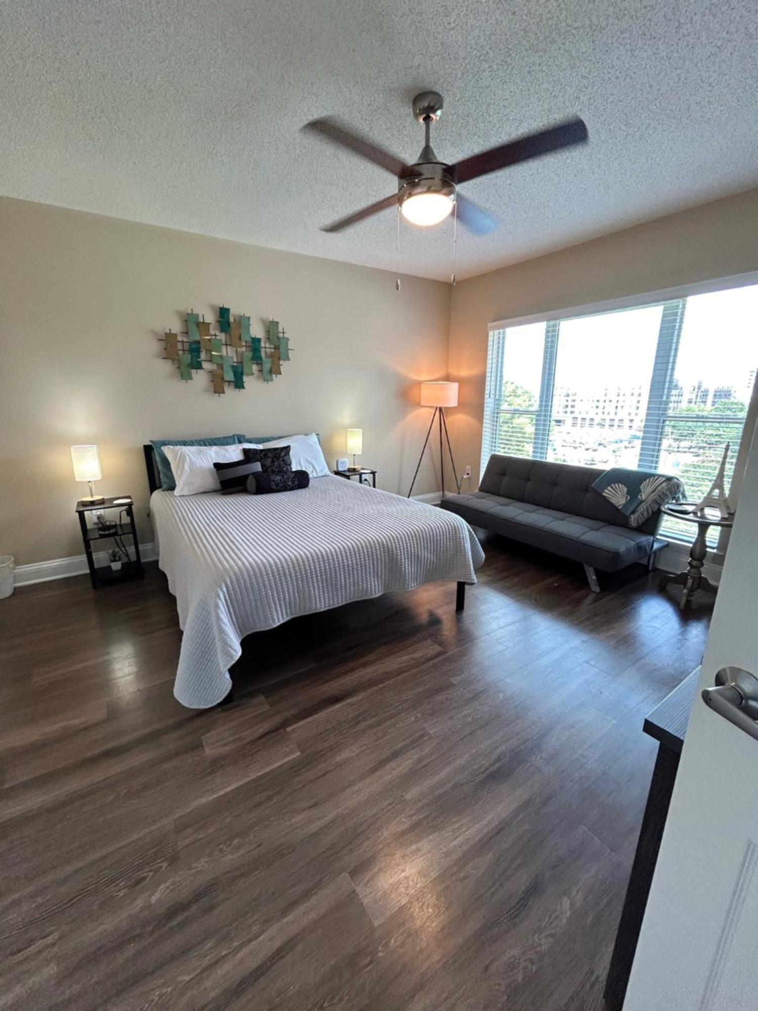 Spacious 2 Bedroom 2 Bathroom Apartment With Balcony In Uptown Charlotte! City Views & Free Parking! Eksteriør billede
